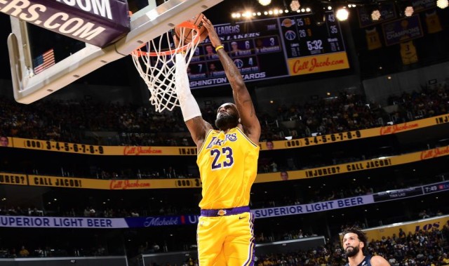 开云-詹姆斯21+10+12三双 湖人全队六人得分上双轻取奇才