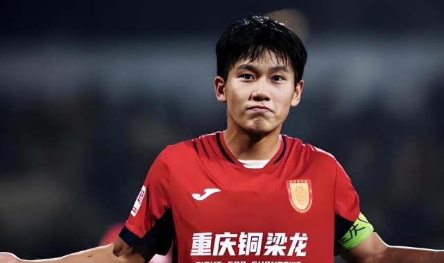 开云体育官网-意外！重庆铜梁龙01后前锋3月11日官宣加盟新东家，曾是主力