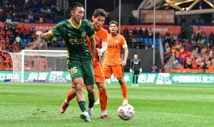 孙国文：梭鱼湾的球迷氛围全国有名，这次回去踢球还是挺期待