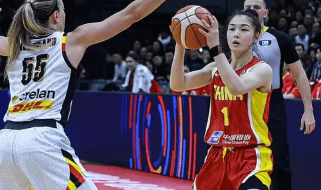 开云官网-媒体人：中国女篮内线攒够了“移动长城”，却外线不行了