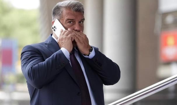 开云体育官网-拉波尔塔：巴萨没打算卖德容，登贝莱续约慢磨不急