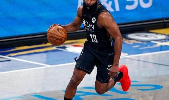 开云体育下载-哈登19次罚球破解版本？KD逃过驱逐 裁判再引争议