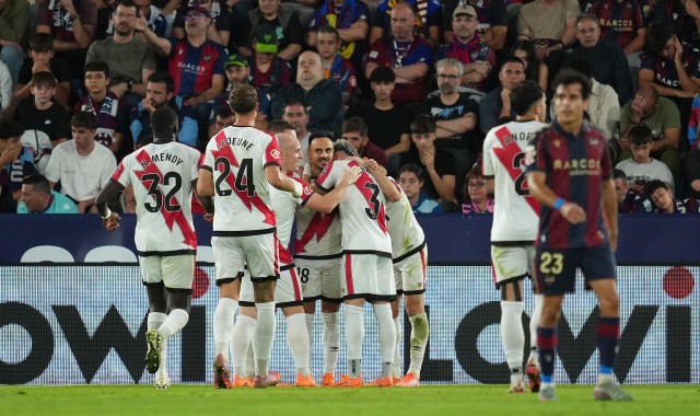 开云-路易斯·卡斯特罗：“埃尔切整体表现不错，所以他们排名靠前”