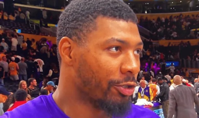 开云官网-斯马特谈季后赛：我们明白我们全队必须团结在一起