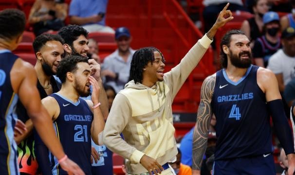 近11战10胜防守联盟第一 没有莫兰特的灰熊更好？