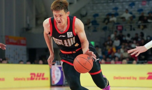 开云-周鹏1000三分里程碑CBA历史第14人 深圳大胜同曦夺4连胜