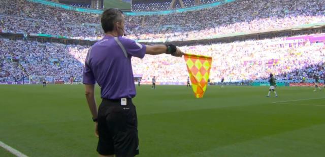 1669113572404043327.jpg 1669113562.jpg